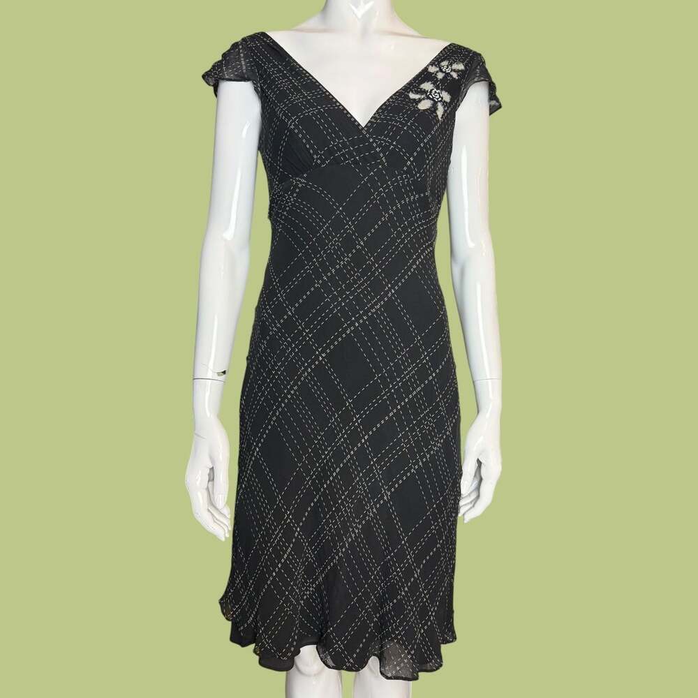 Vtg BCBGMAXAZRIA Black Beaded Flower Cap Sleeve Midi Dress - Picture 4 of 8